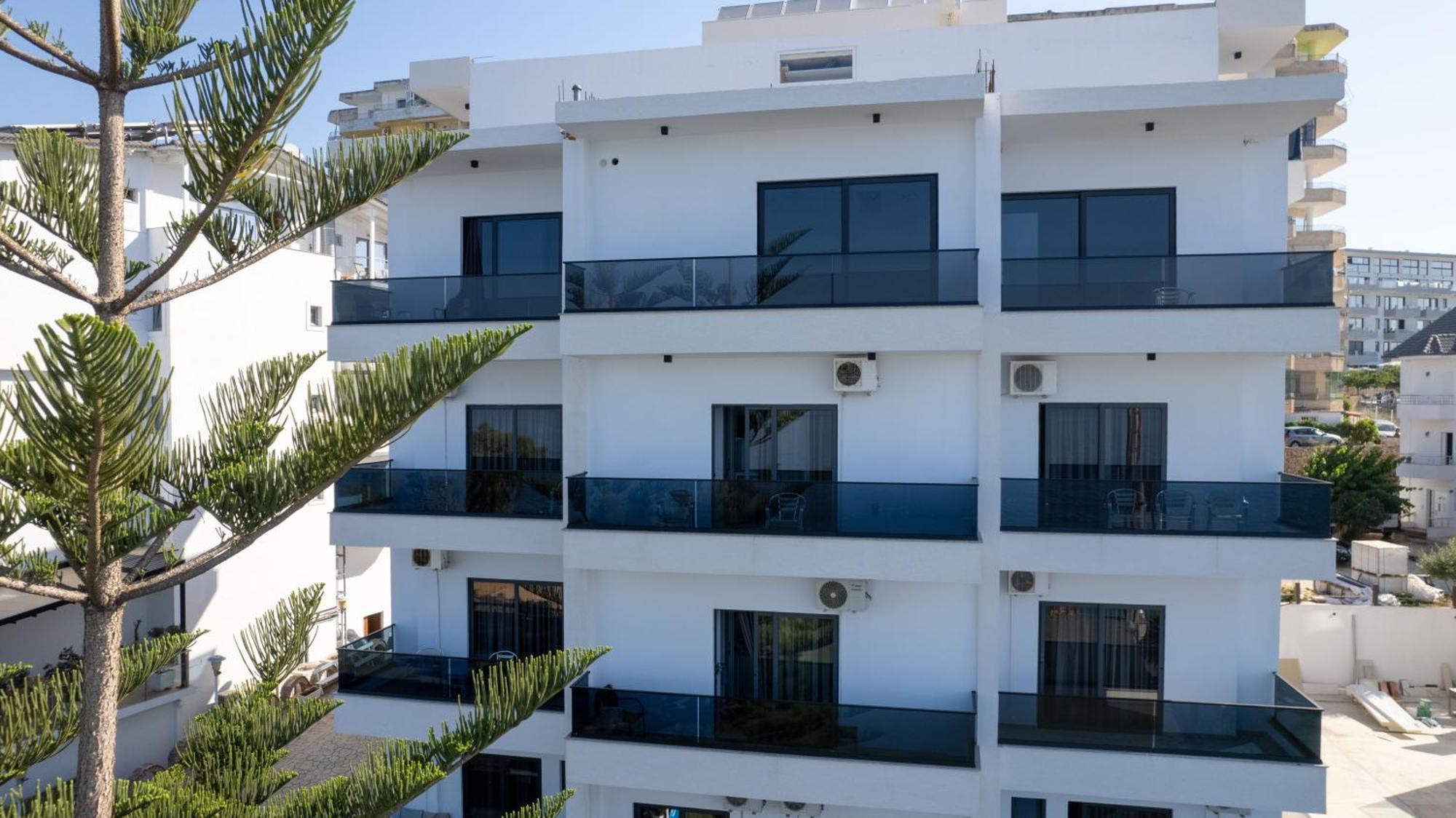 Hotel Kompleks Joni Sarandë Exterior foto